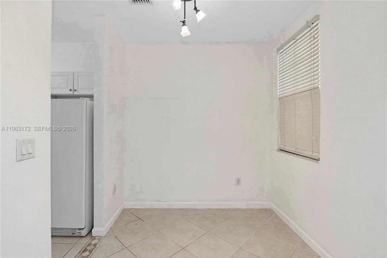 9353 SW 227th St, Unit 5-21, Cutler Bay, FL 33190 Photo