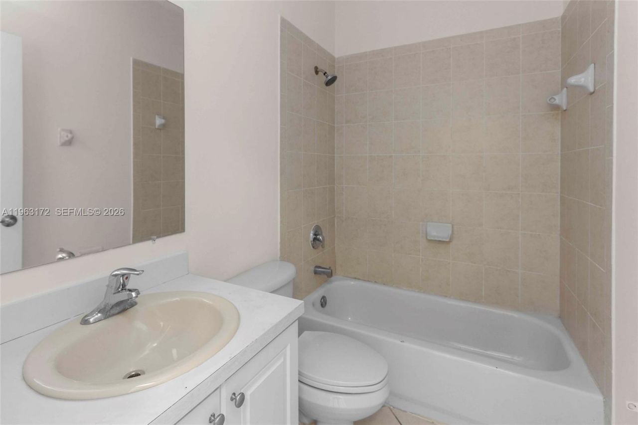 9353 SW 227th St, Unit 5-21, Cutler Bay, FL 33190 Photo