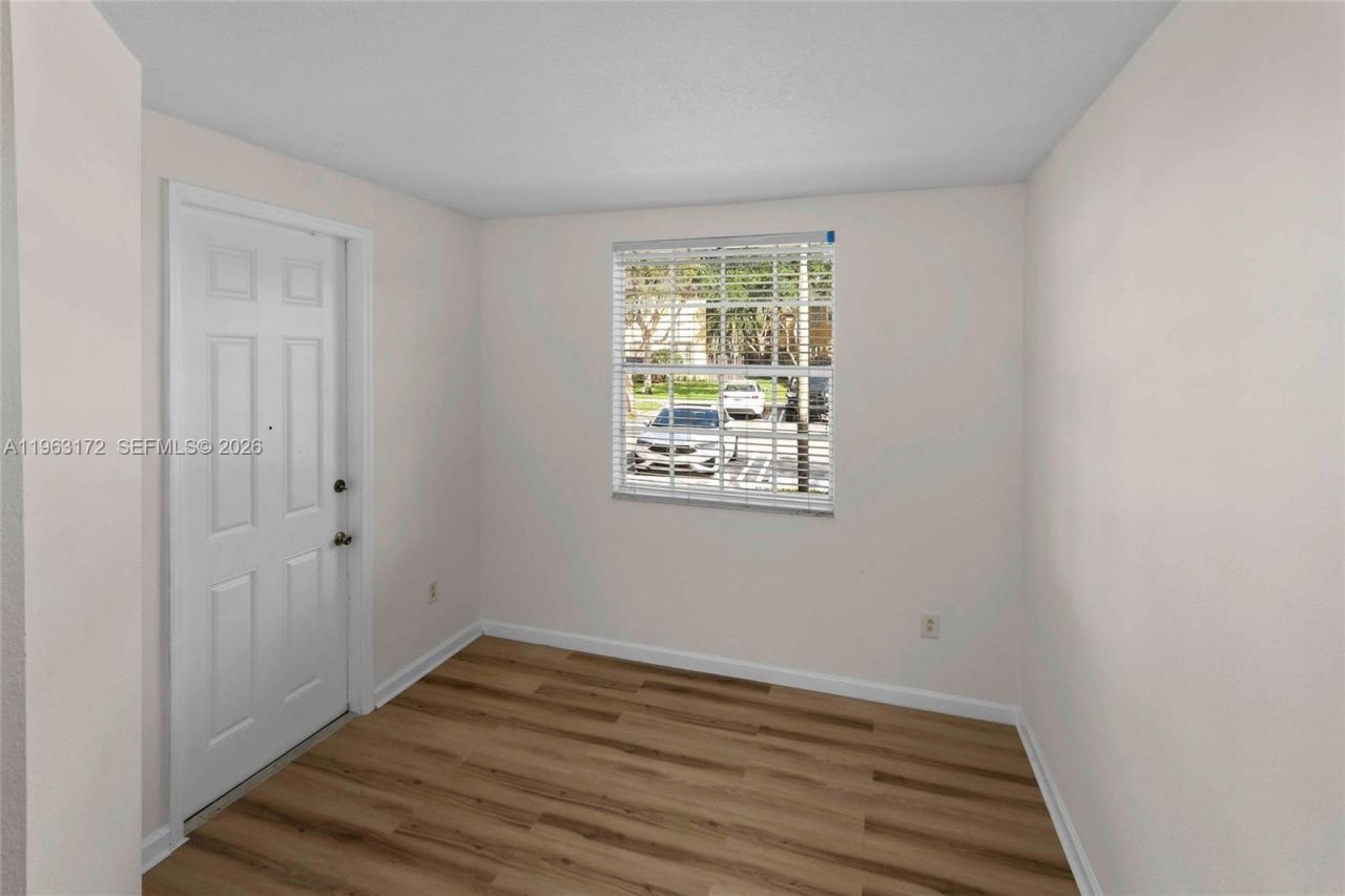 9353 SW 227th St, Unit 5-21, Cutler Bay, FL 33190 Photo