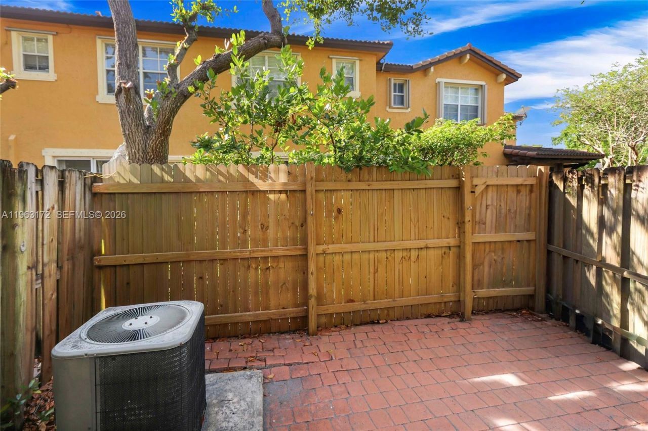9353 SW 227th St, Unit 5-21, Cutler Bay, FL 33190 Photo