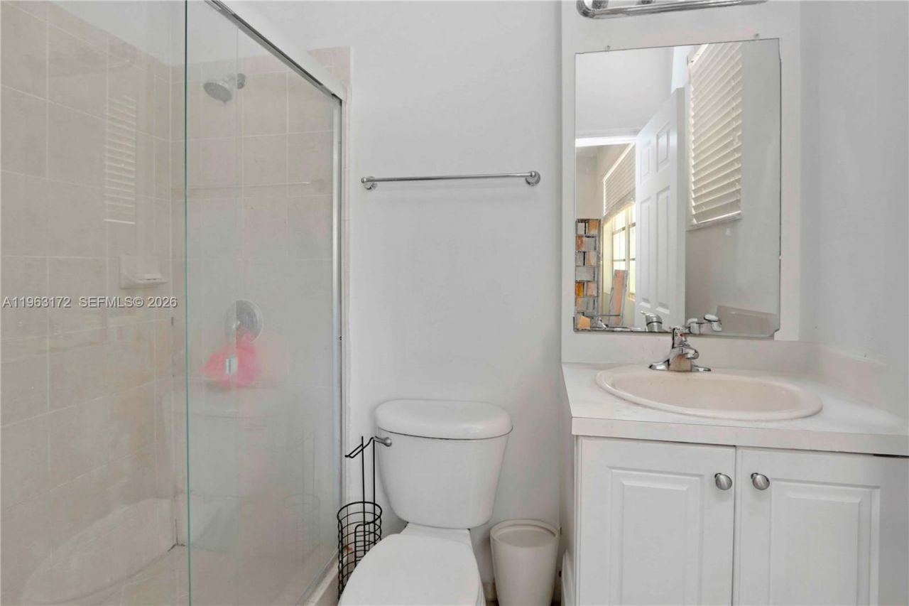 9353 SW 227th St, Unit 5-21, Cutler Bay, FL 33190 Photo