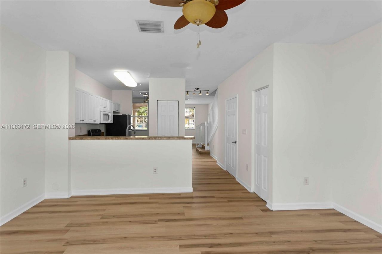 9353 SW 227th St, Unit 5-21, Cutler Bay, FL 33190 Photo