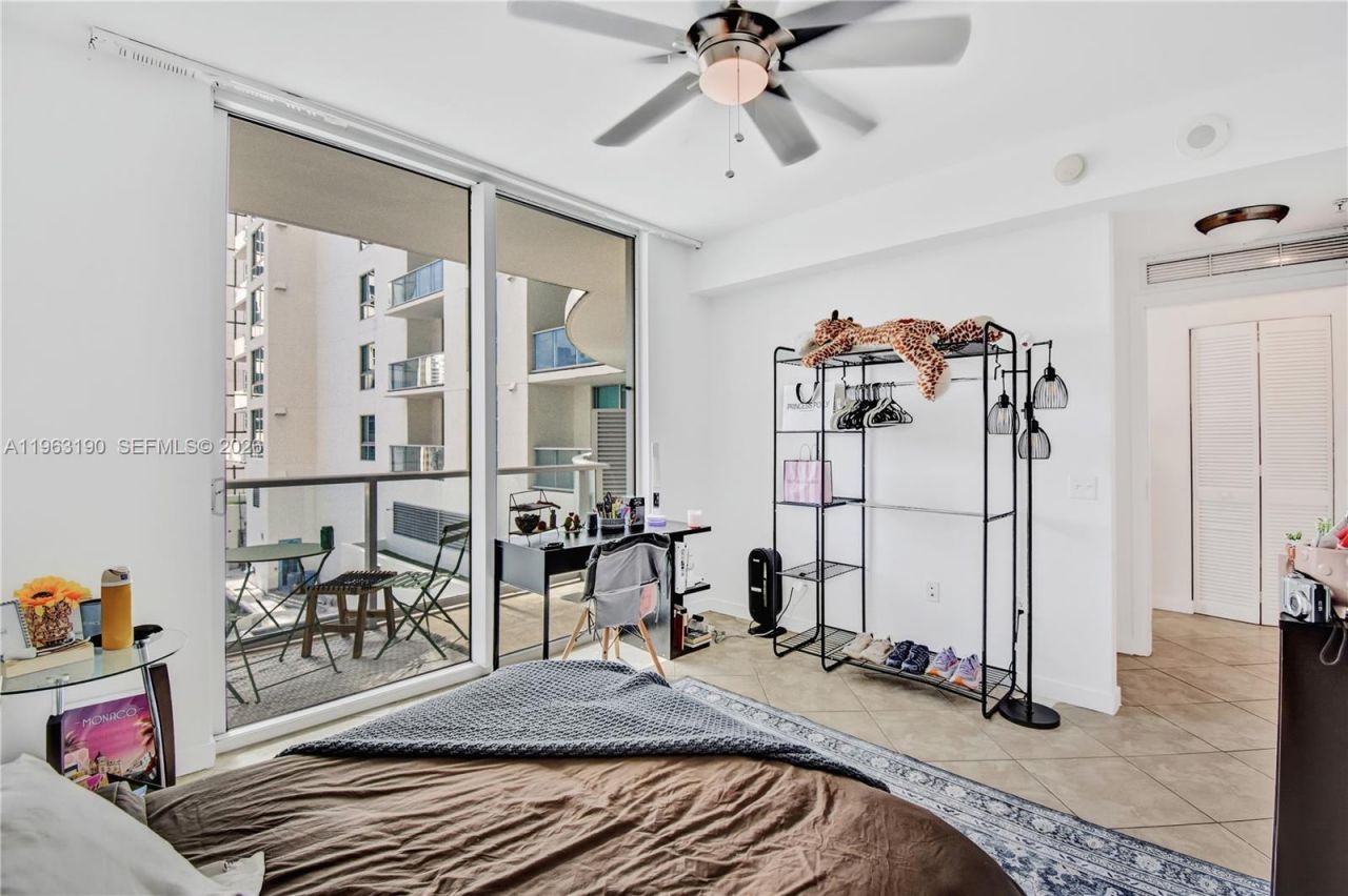 300 S Biscayne Blvd , Unit T-1405, Miami, FL 33131 Photo