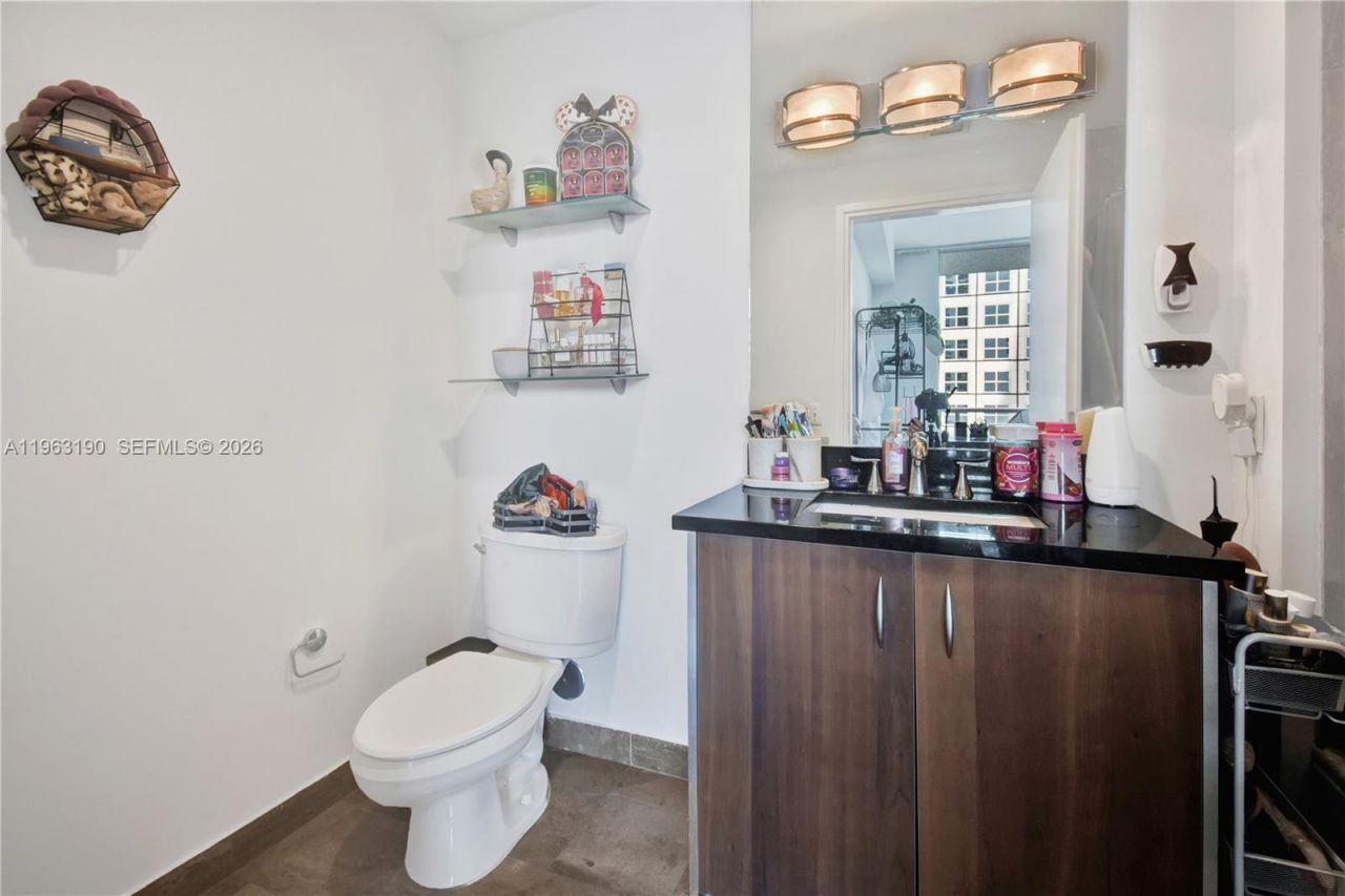 300 S Biscayne Blvd , Unit T-1405, Miami, FL 33131 Photo