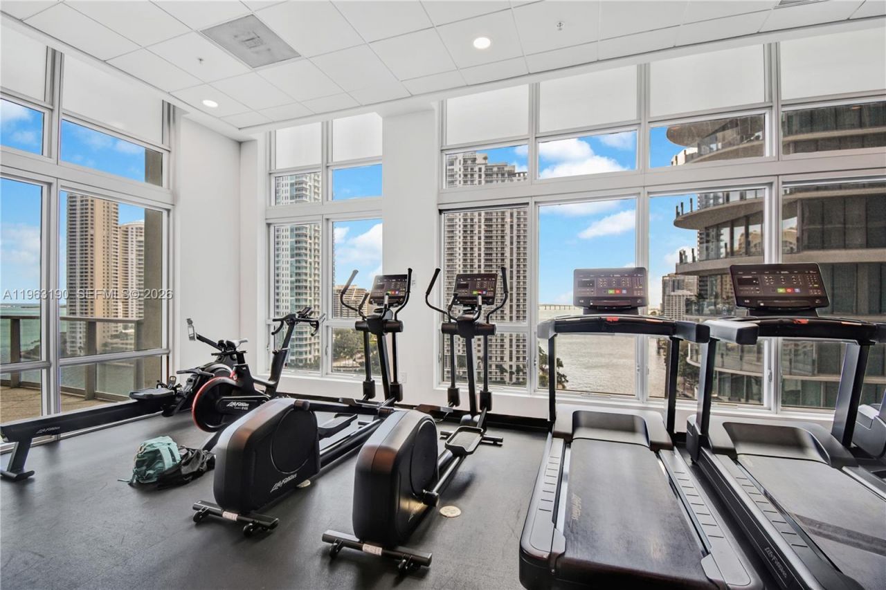 300 S Biscayne Blvd , Unit T-1405, Miami, FL 33131 Photo