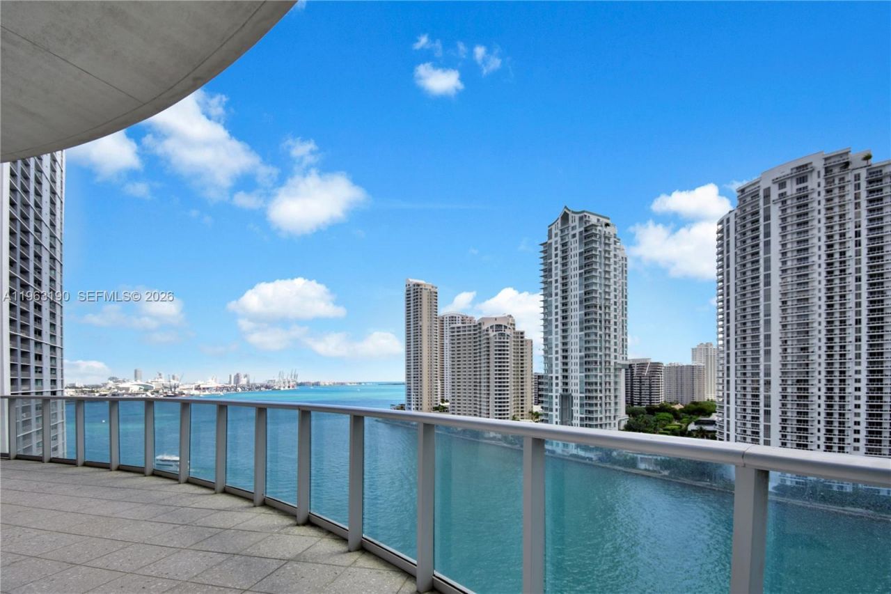300 S Biscayne Blvd , Unit T-1405, Miami, FL 33131 Photo