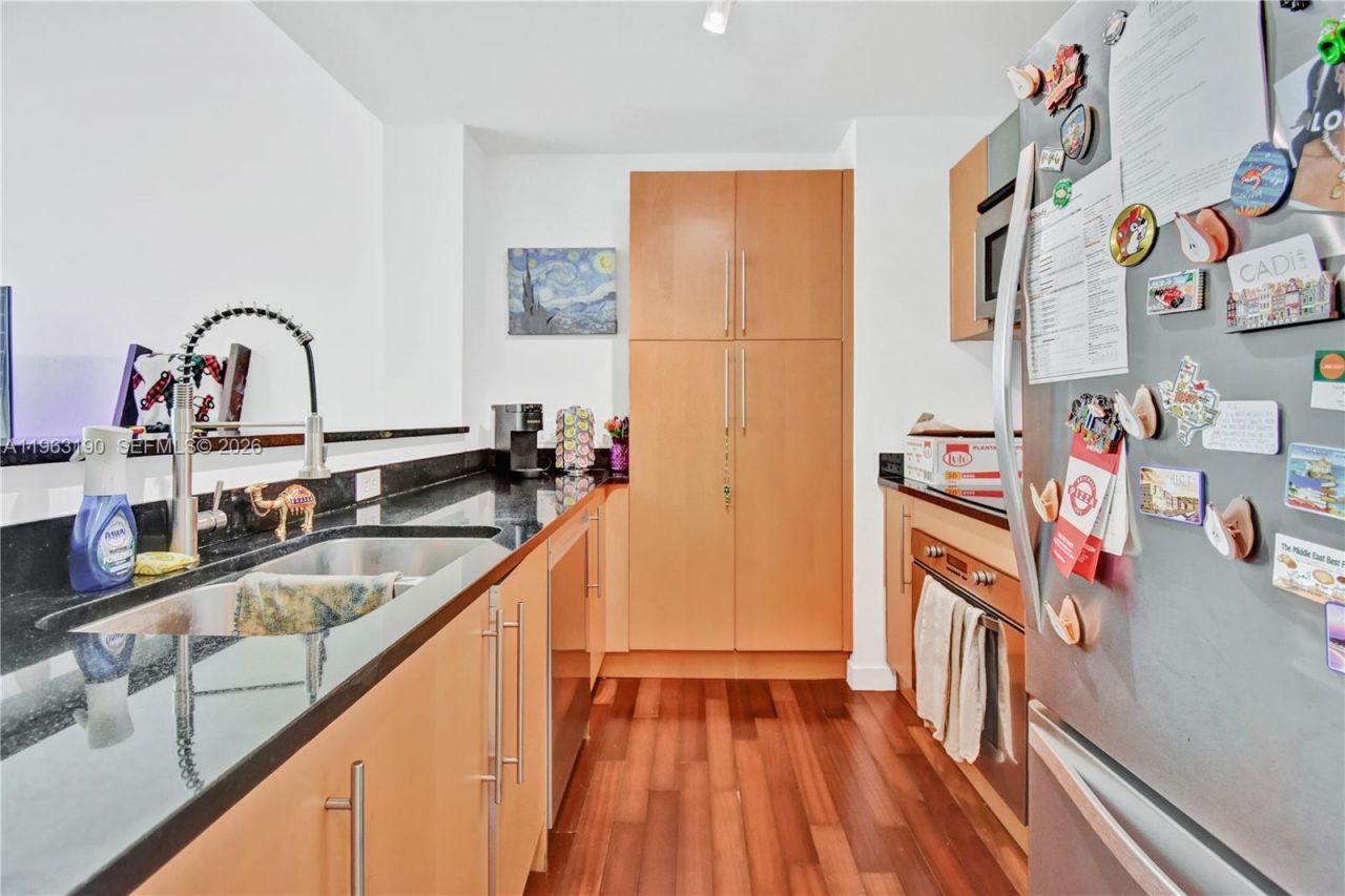 300 S Biscayne Blvd , Unit T-1405, Miami, FL 33131 Photo