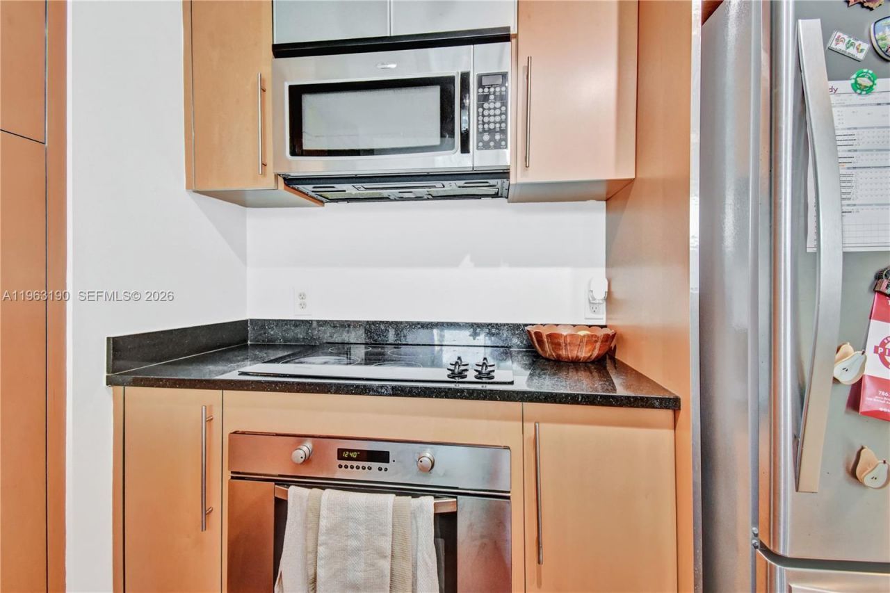 300 S Biscayne Blvd , Unit T-1405, Miami, FL 33131 Photo