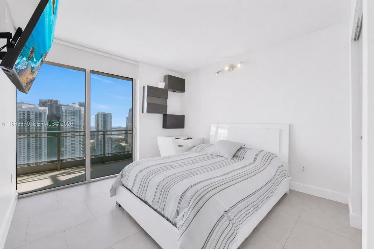 92 SW 3rd St , Unit 3611, Miami, FL 33130 Photo