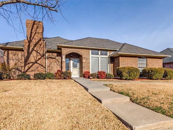 3802 Woodside Drive, Arlington, TX 76016