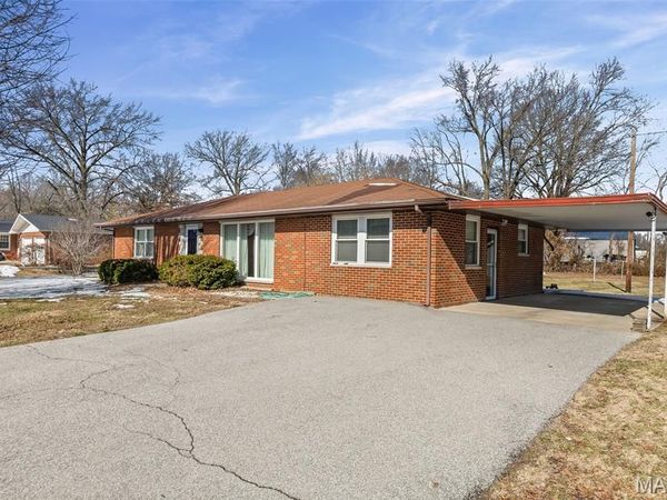 722 E Us Highway 40, Troy, IL 62294