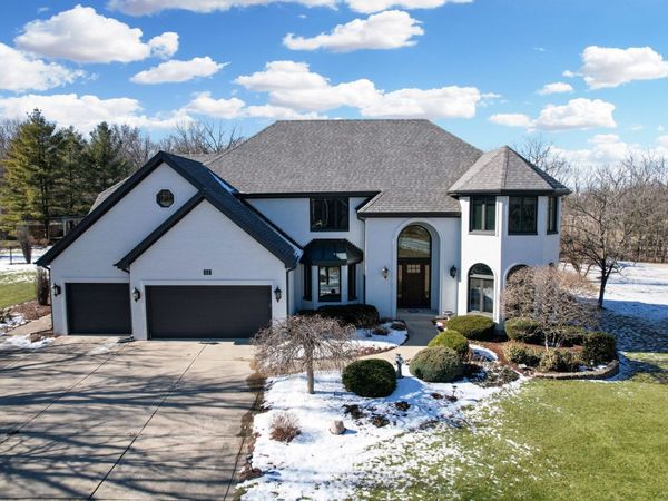 51 Crestview Drive, Oswego, IL 60543