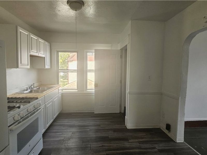 3850 W 17th Street, Cleveland, OH 44109 Photo 29