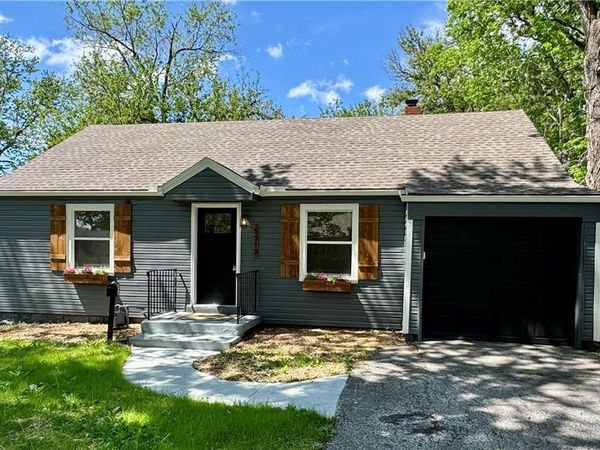 5312 Reeds Road, Mission, KS 66202