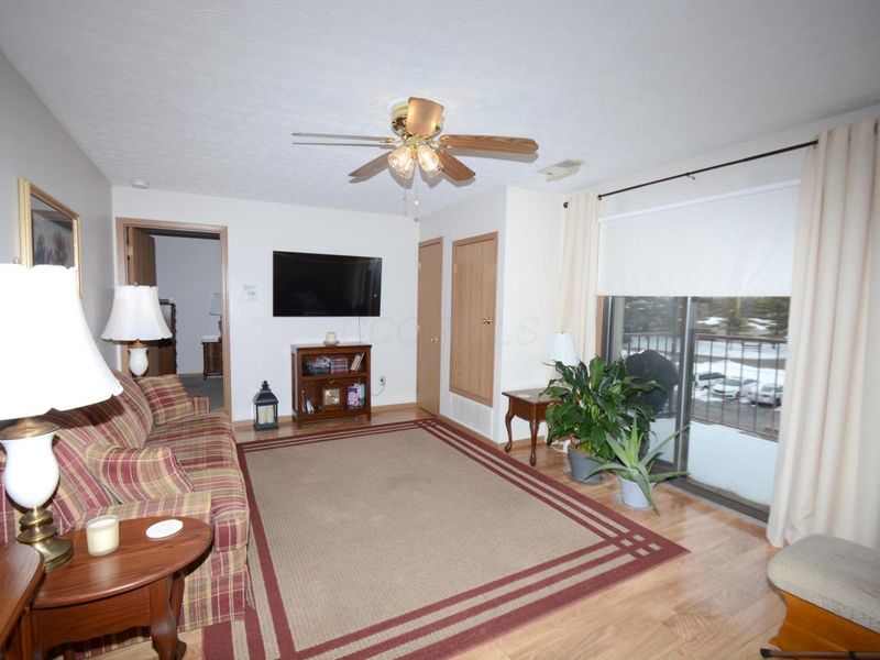 5885 Beechcroft Road, Unit 313, Columbus, OH 43229 Photo 6