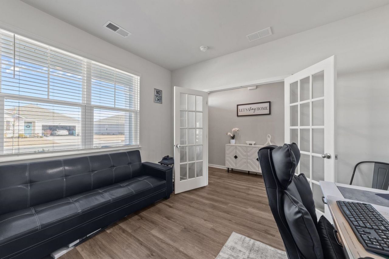 1098 Ridgeford Dr. Photo 16