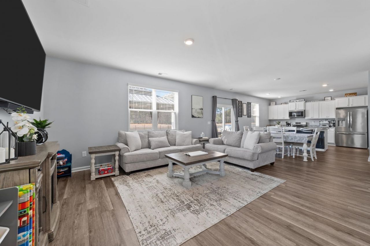 1098 Ridgeford Dr. Photo 6