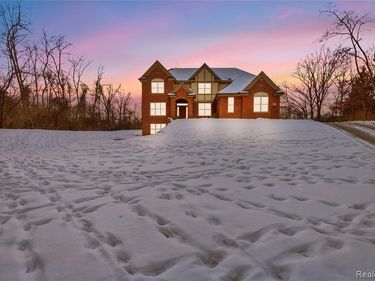 30158 Rosemond Court, Franklin Vlg, MI 48025