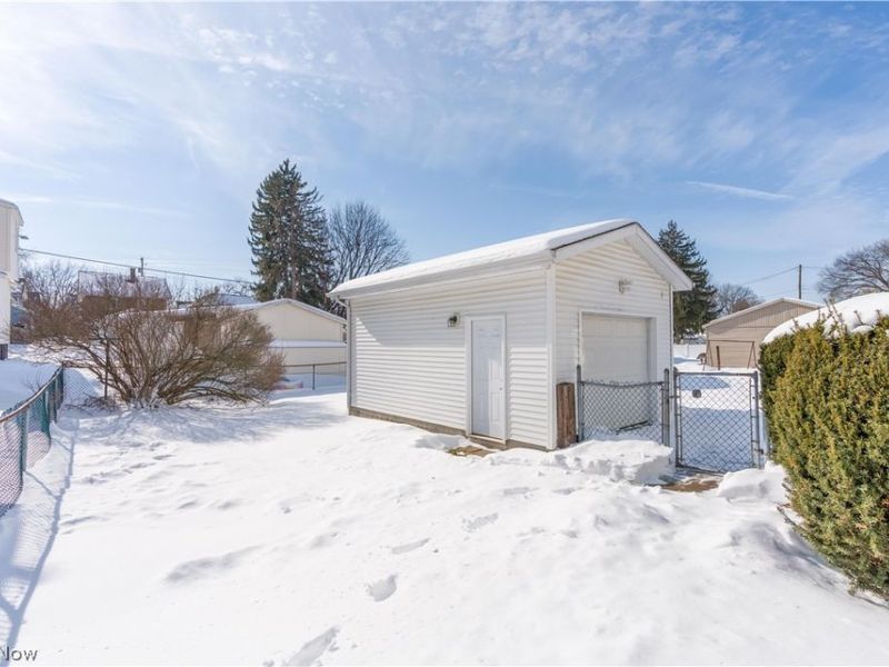 1010 Washington Avenue, Louisville, OH 44641 Photo 5