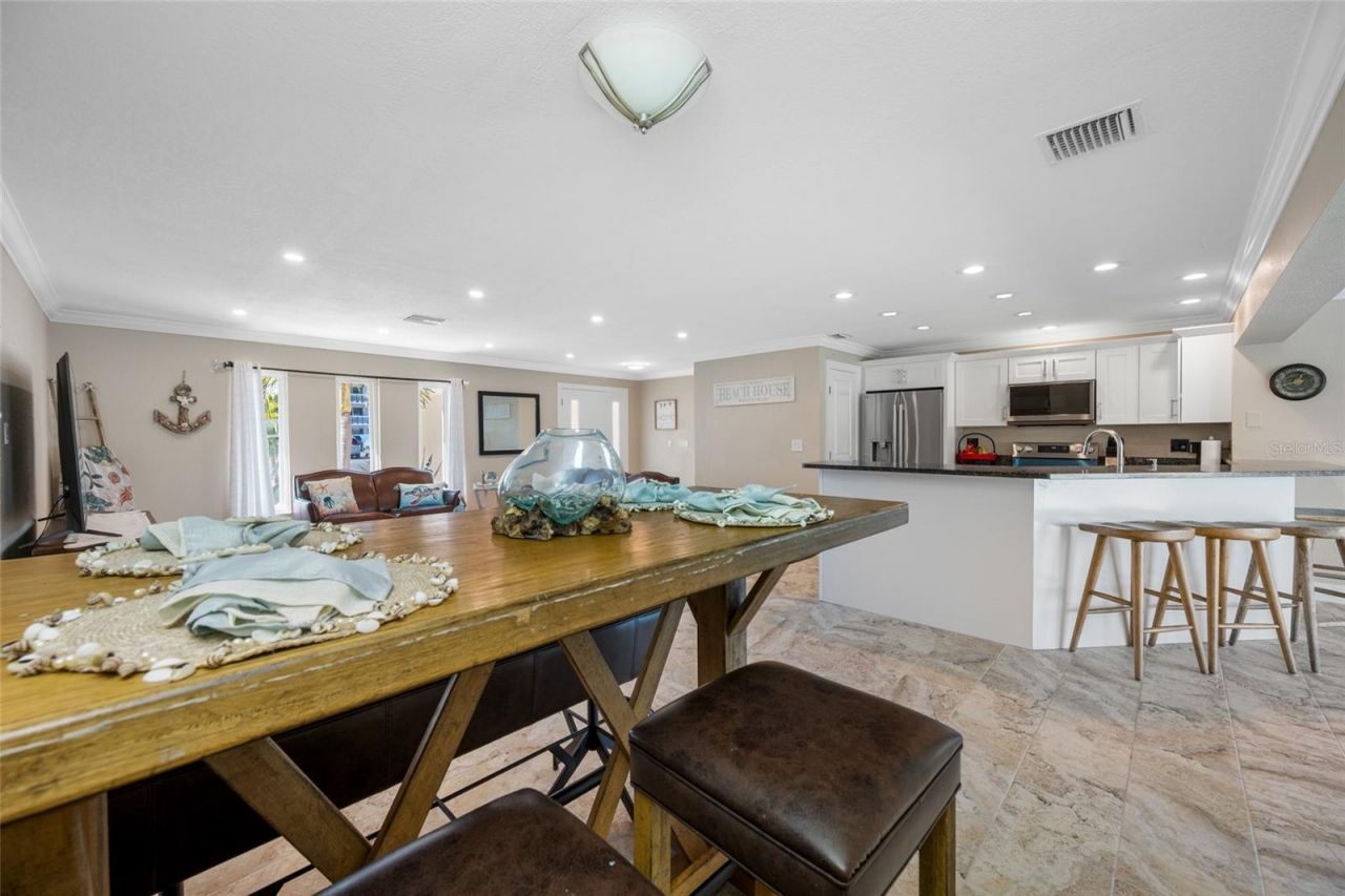 17161 2nd Street E, North Redington Beach, FL 33708 Photo