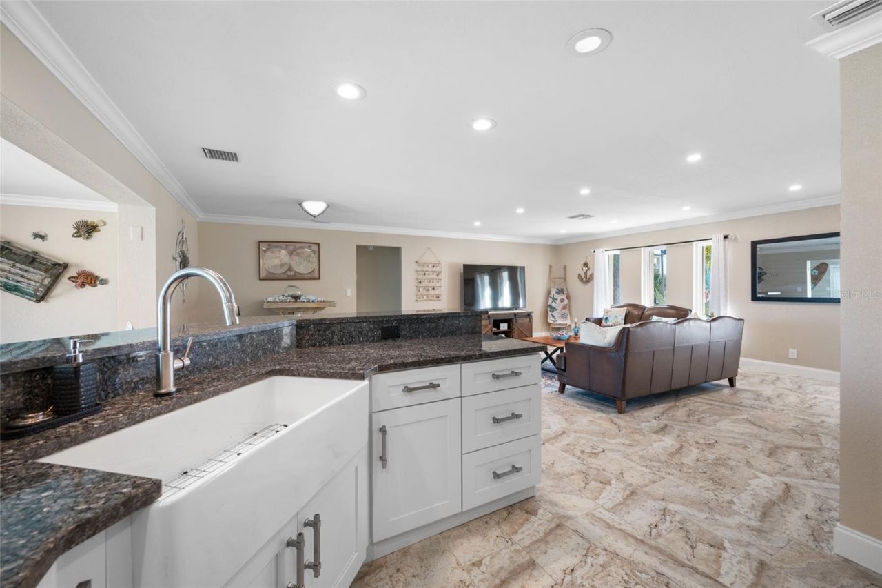 17161 2nd Street E, North Redington Beach, FL 33708 Photo