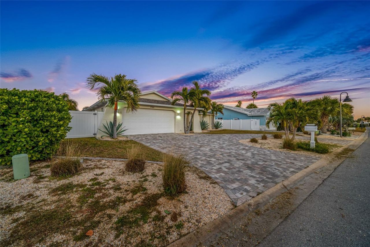 17161 2nd Street E, North Redington Beach, FL 33708 Photo