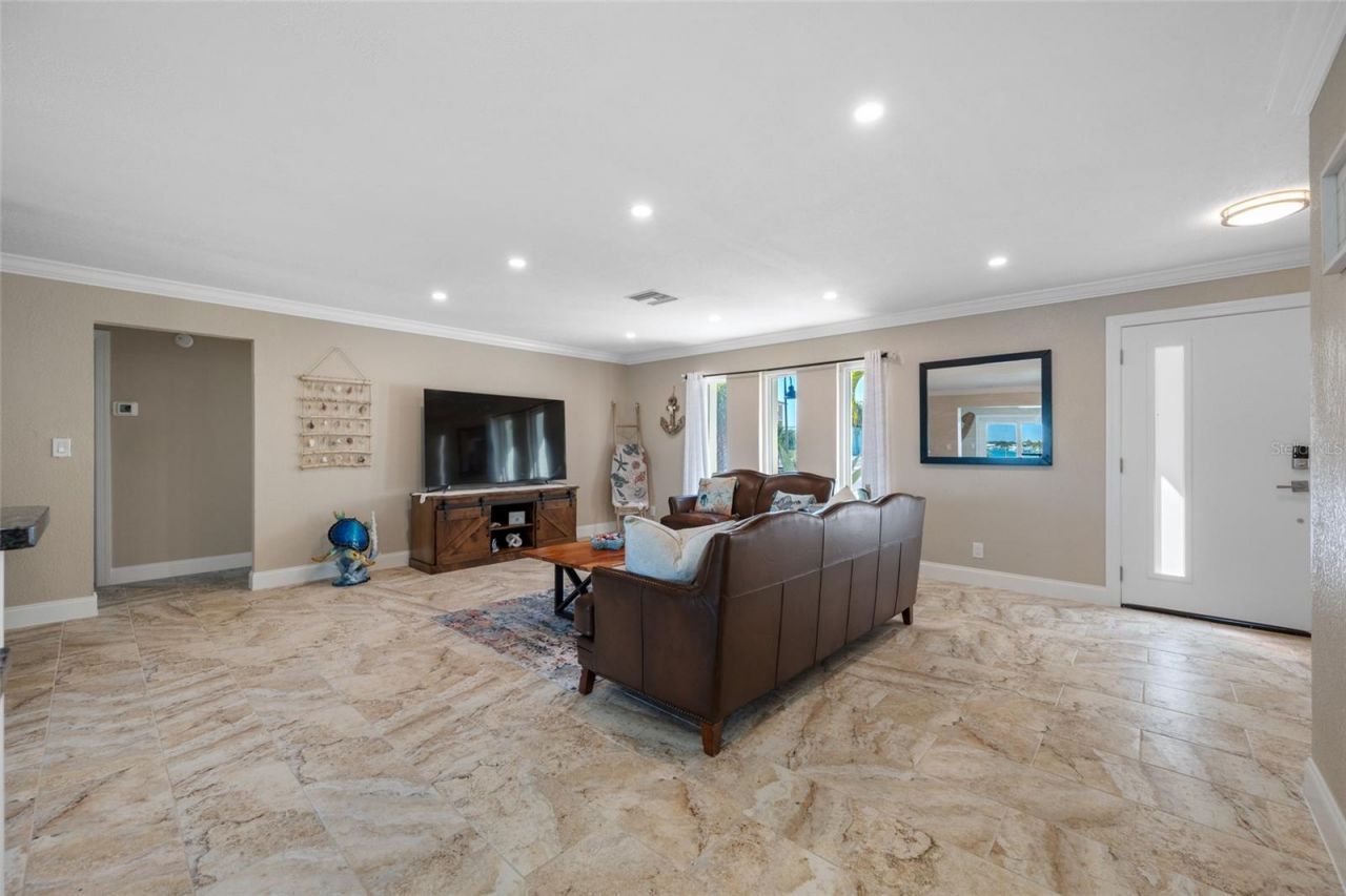 17161 2nd Street E, North Redington Beach, FL 33708 Photo