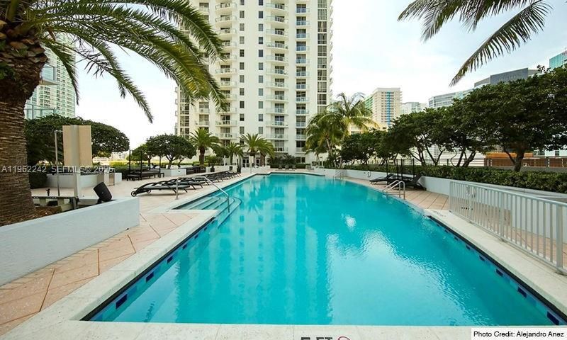 1050 Brickell Ave, Unit 1014, Miami, FL 33131 Photo