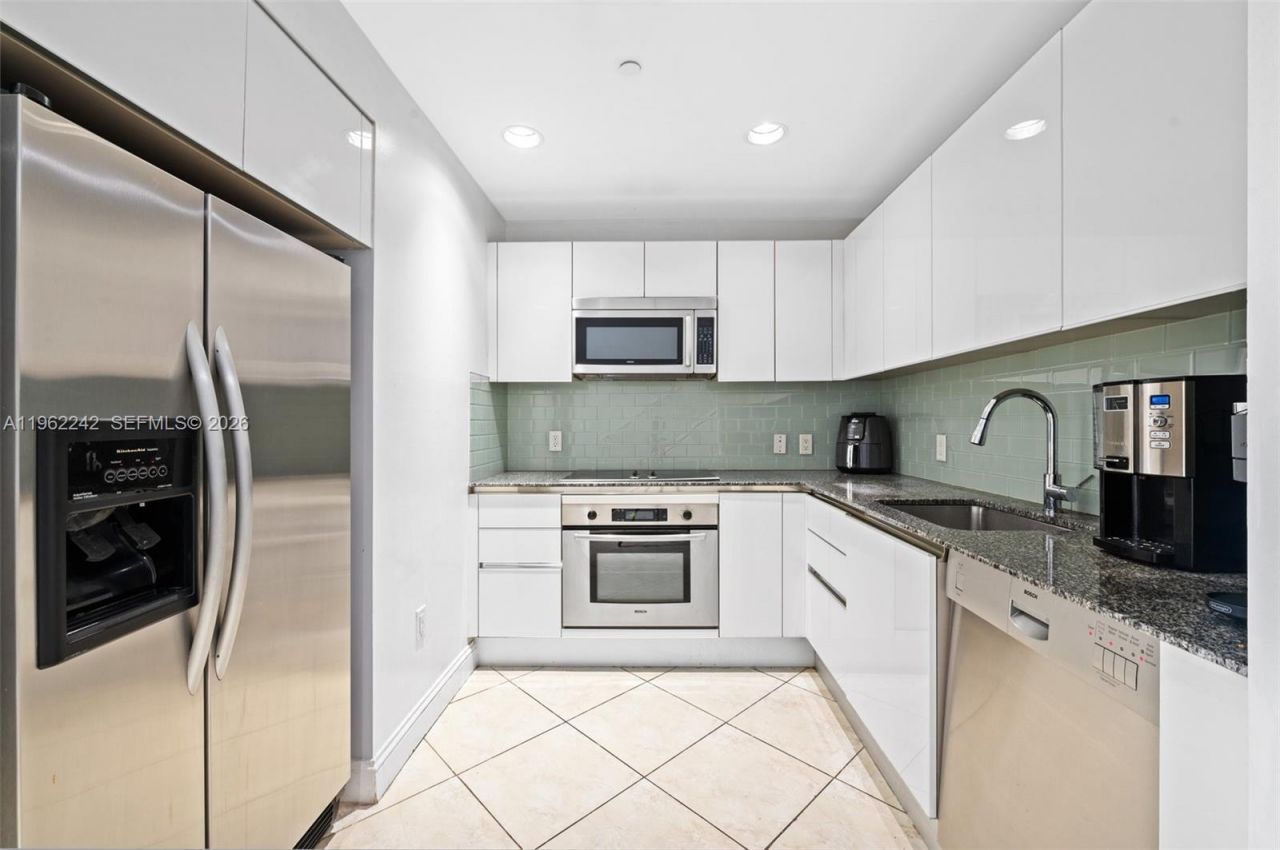 1050 Brickell Ave, Unit 1014, Miami, FL 33131 Photo