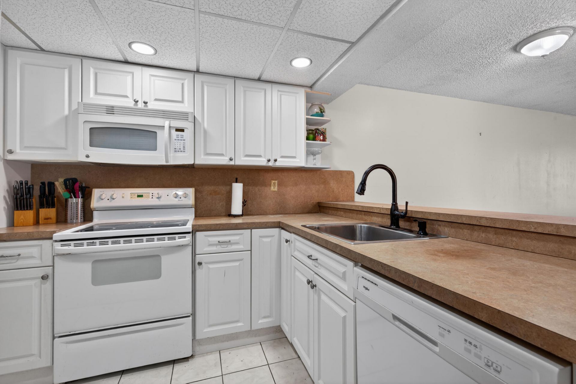 1340 E Golfview Drive, Pembroke Pines, FL 33026 Photo