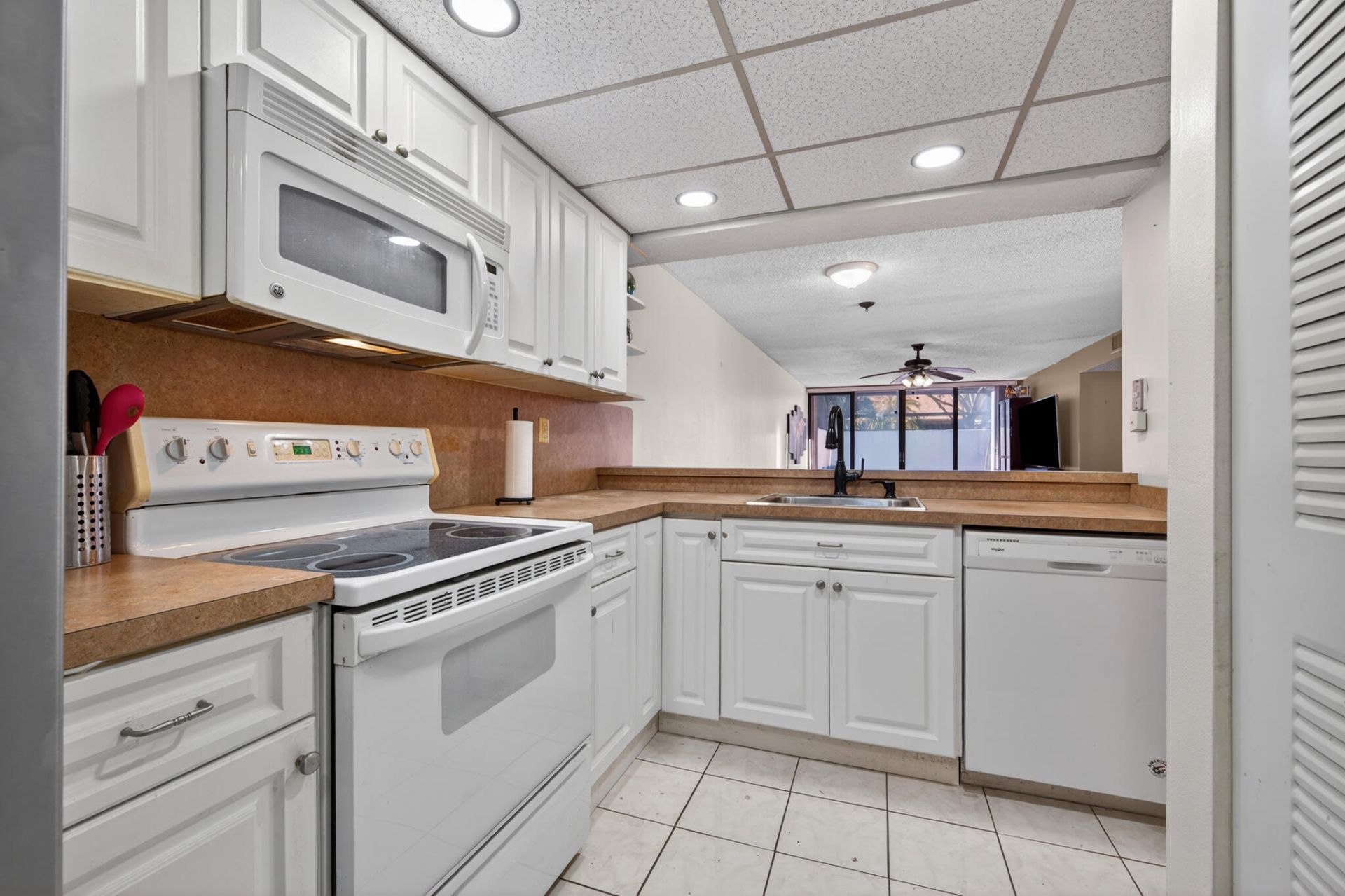 1340 E Golfview Drive, Pembroke Pines, FL 33026 Photo