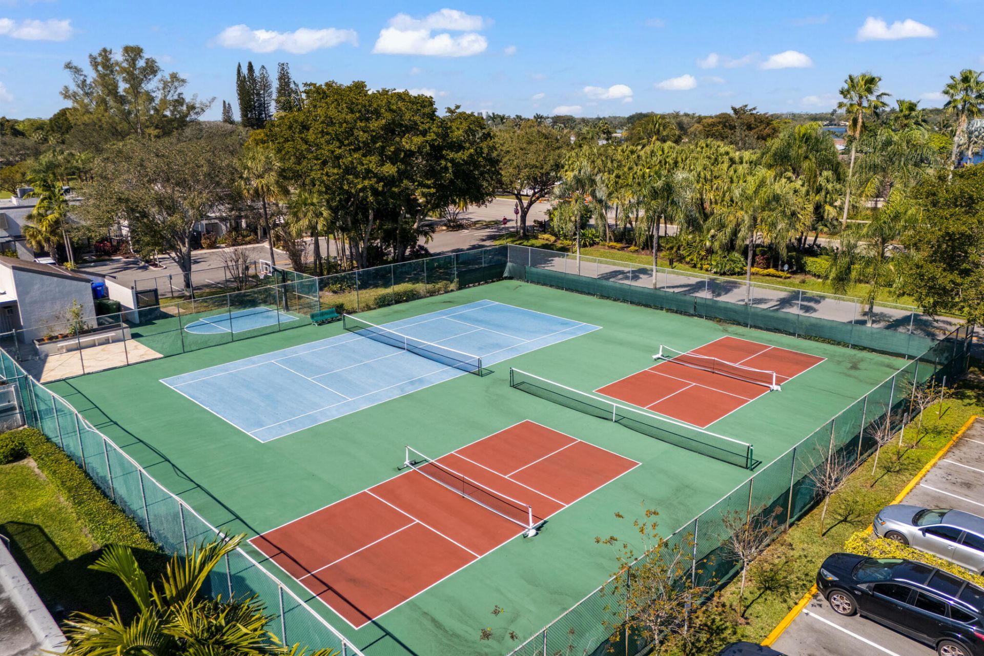 1340 E Golfview Drive, Pembroke Pines, FL 33026 Photo