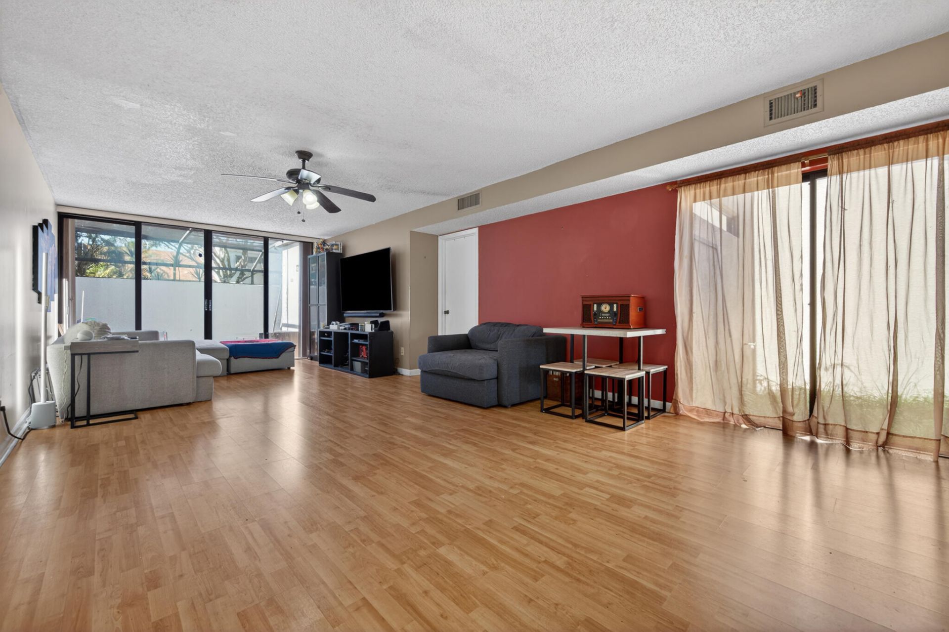 1340 E Golfview Drive, Pembroke Pines, FL 33026 Photo