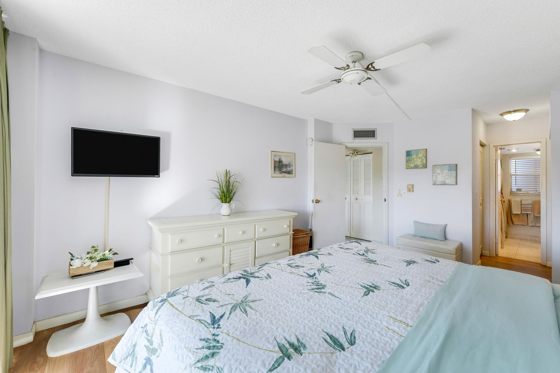 3590 Via Poinciana, Unit 416, Lake Worth, FL 33467 Photo
