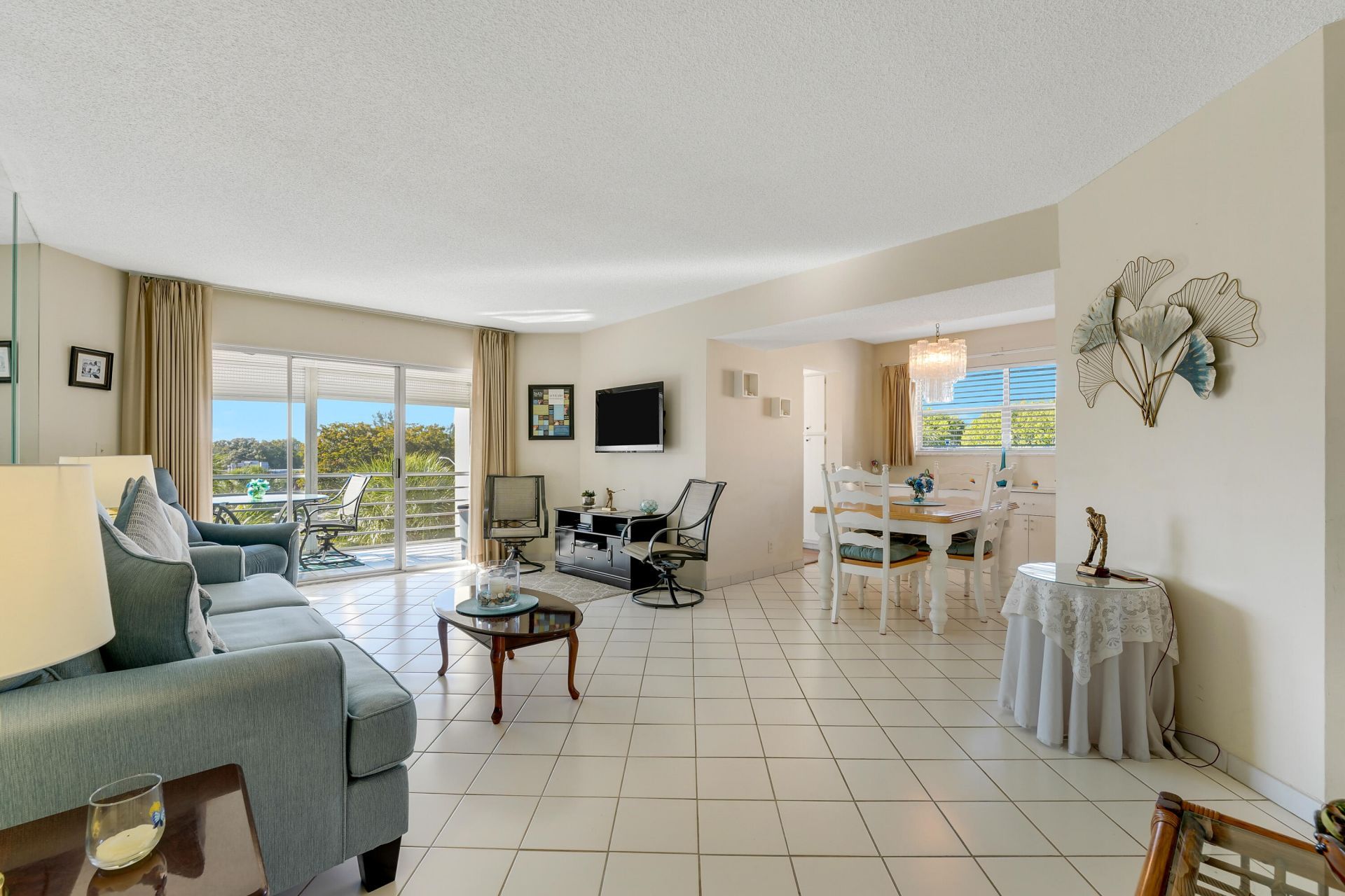 3590 Via Poinciana, Unit 416, Lake Worth, FL 33467 Photo