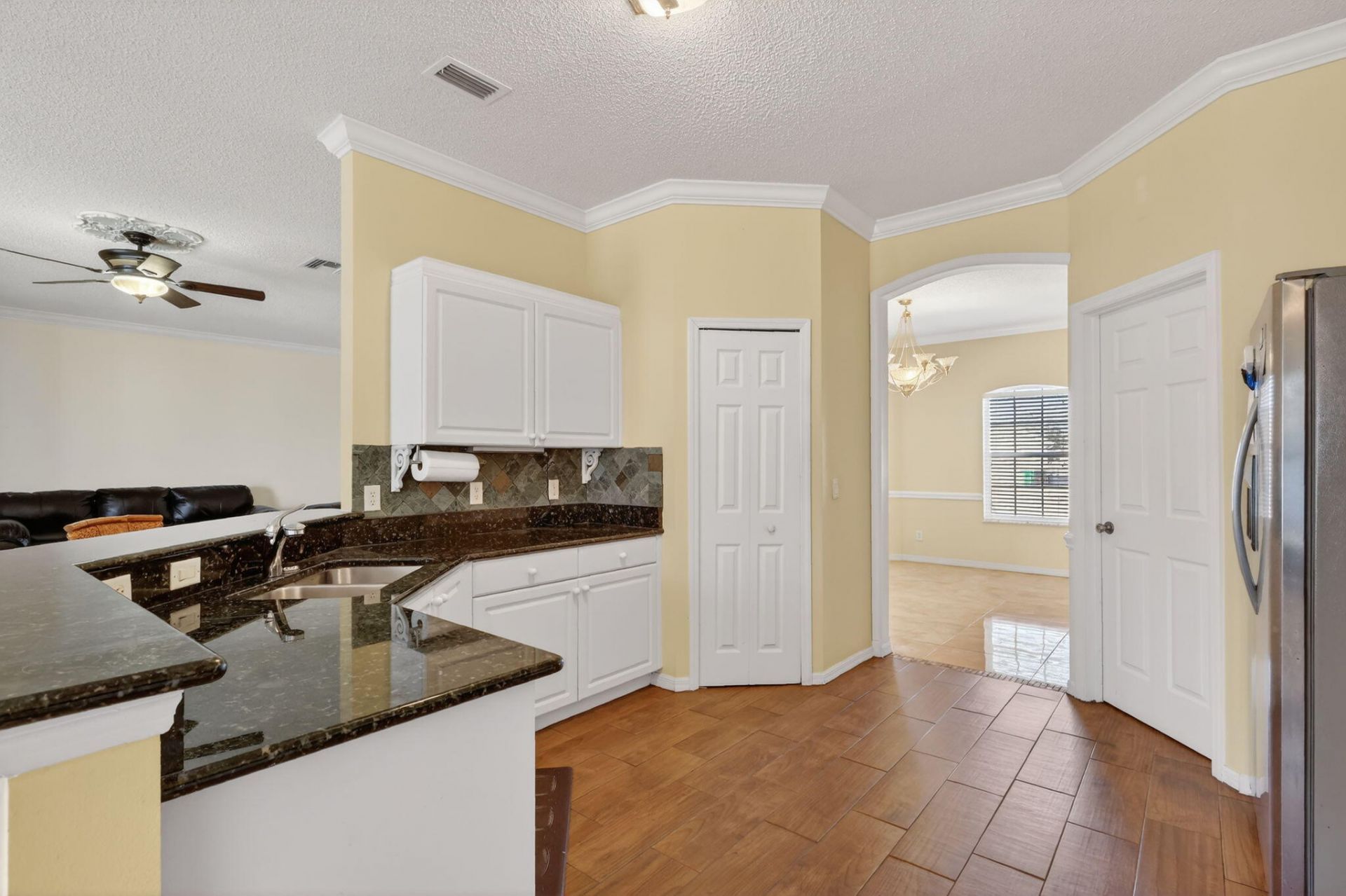 6871 NW Hogate Circle, Port Saint Lucie, FL 34983 Photo