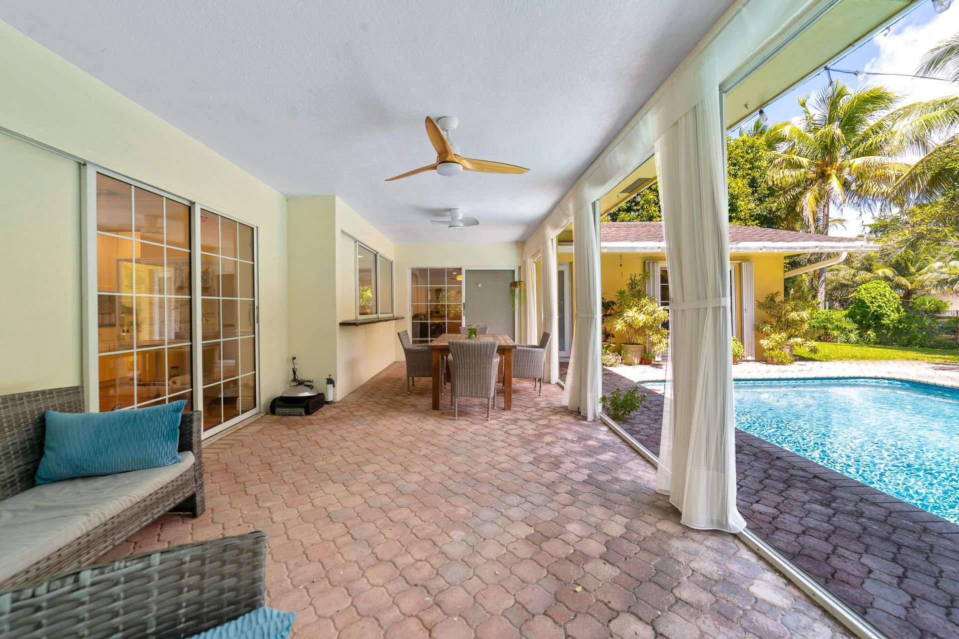 1040 Renmar Drive, Plantation, FL 33317 Photo