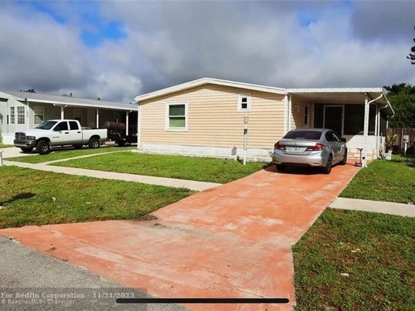 10557 S 228th Lane, Boca Raton, FL 33428