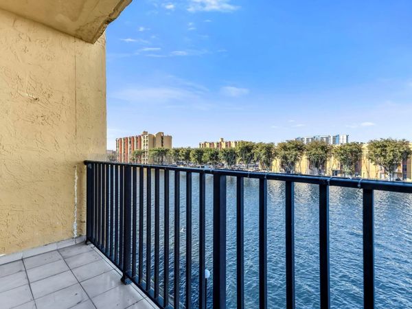 4705 NW 7th St, Unit 307-7, Miami, FL 33126