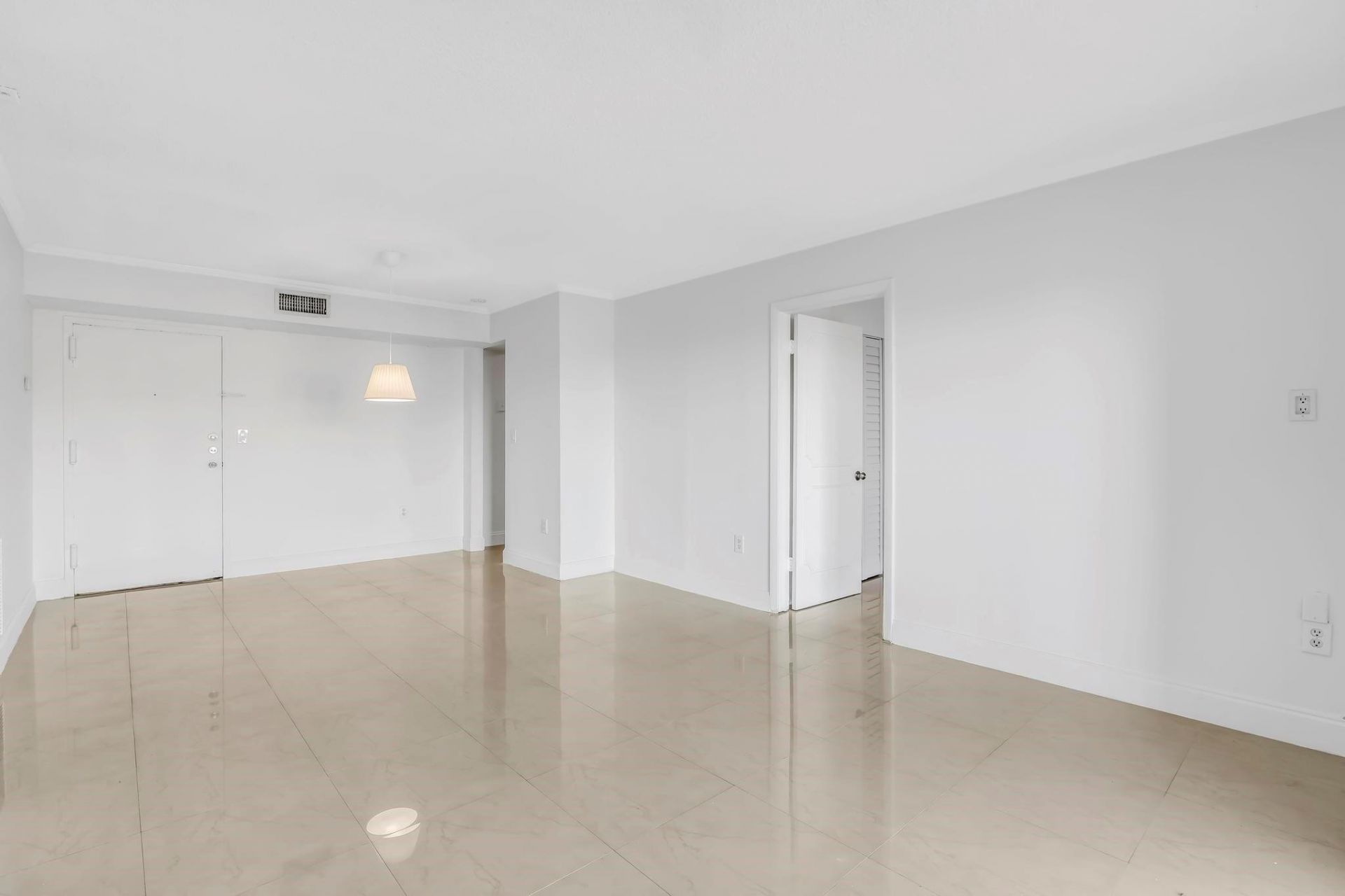 4705 NW 7th Street, Unit 307-7, Miami, FL 33126 Photo