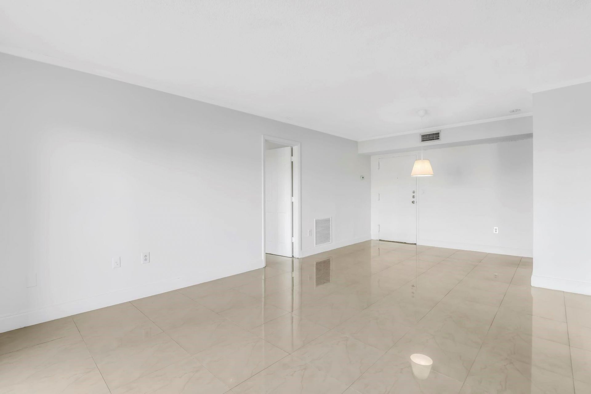 4705 NW 7th Street, Unit 307-7, Miami, FL 33126 Photo