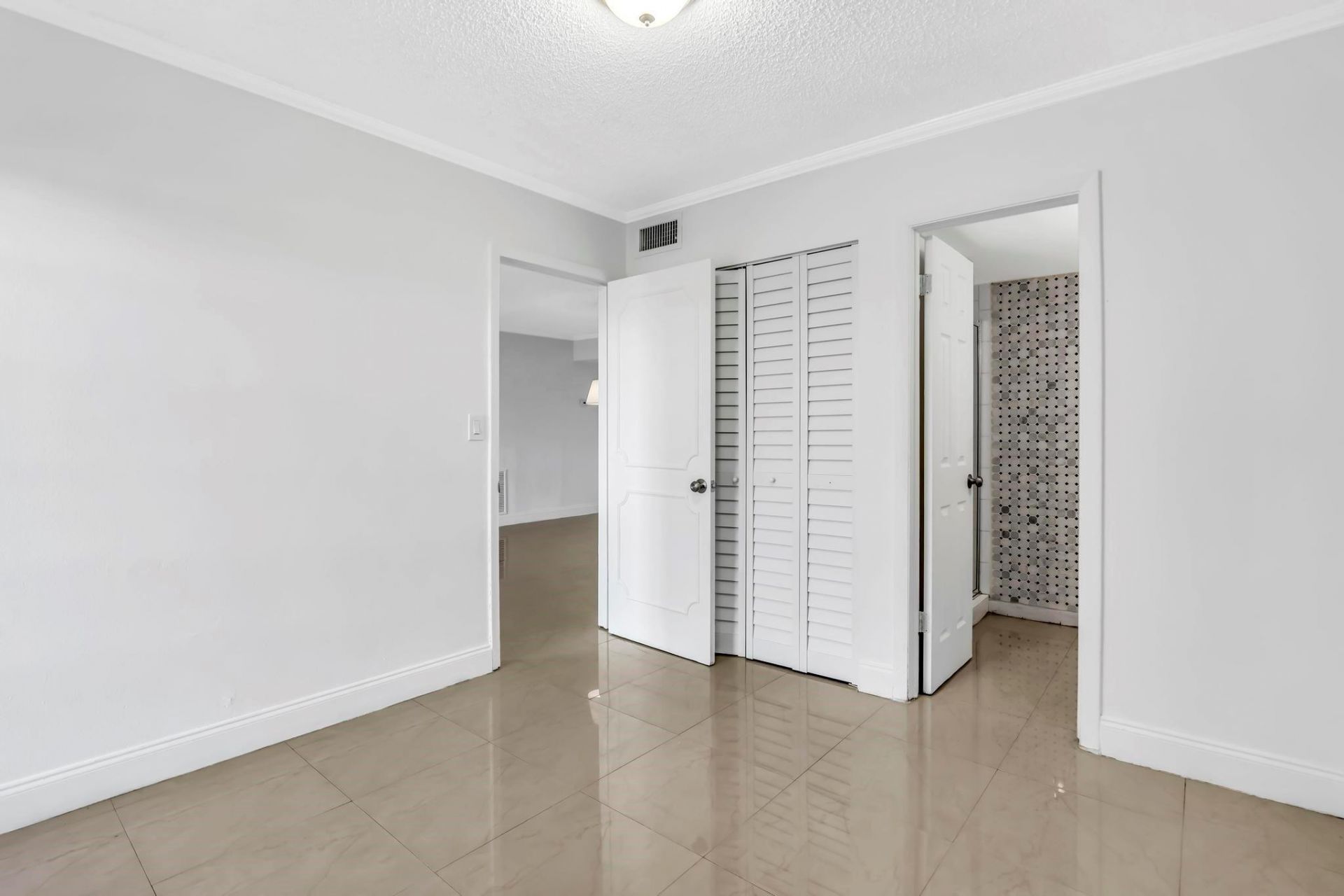 4705 NW 7th Street, Unit 307-7, Miami, FL 33126 Photo