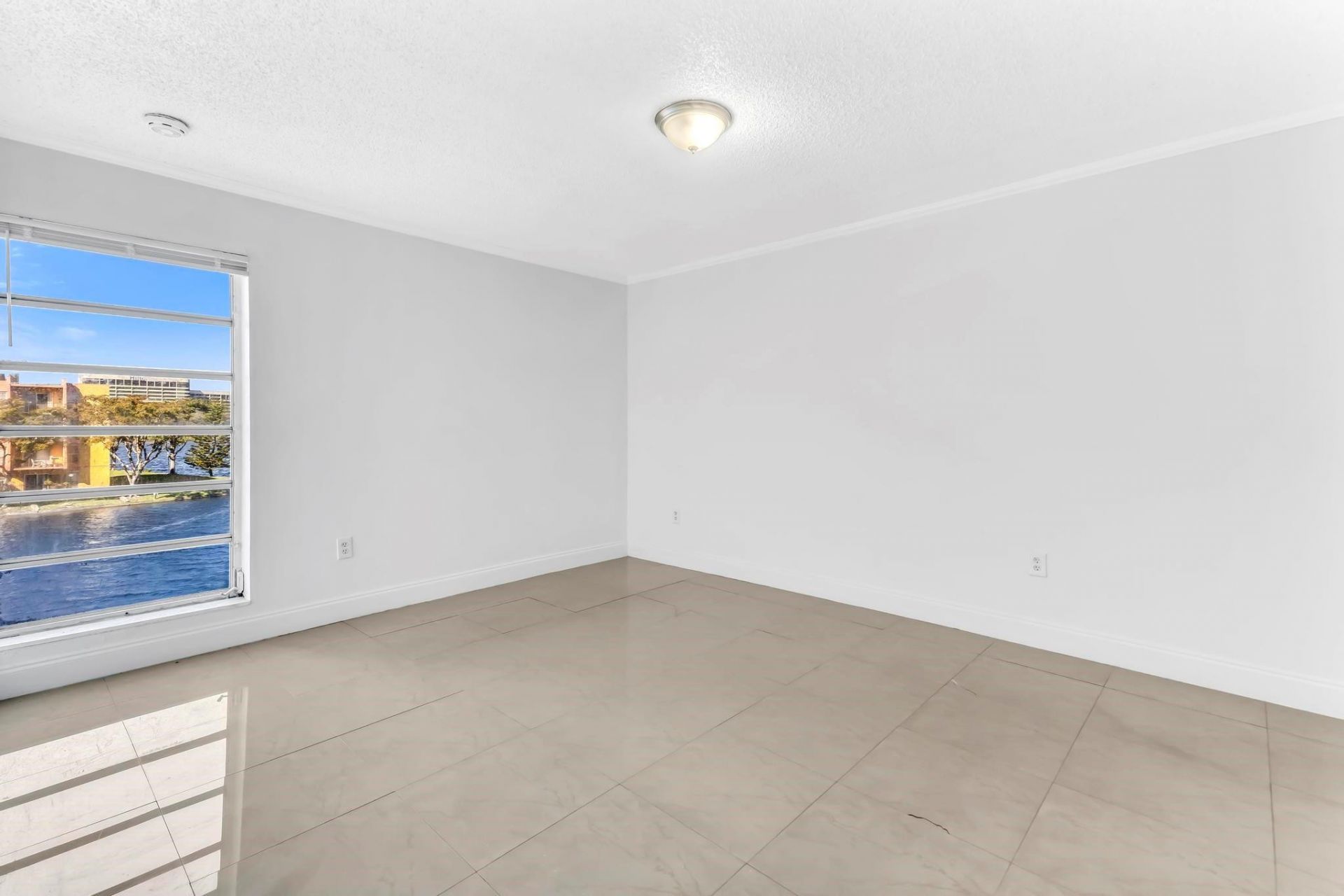 4705 NW 7th Street, Unit 307-7, Miami, FL 33126 Photo