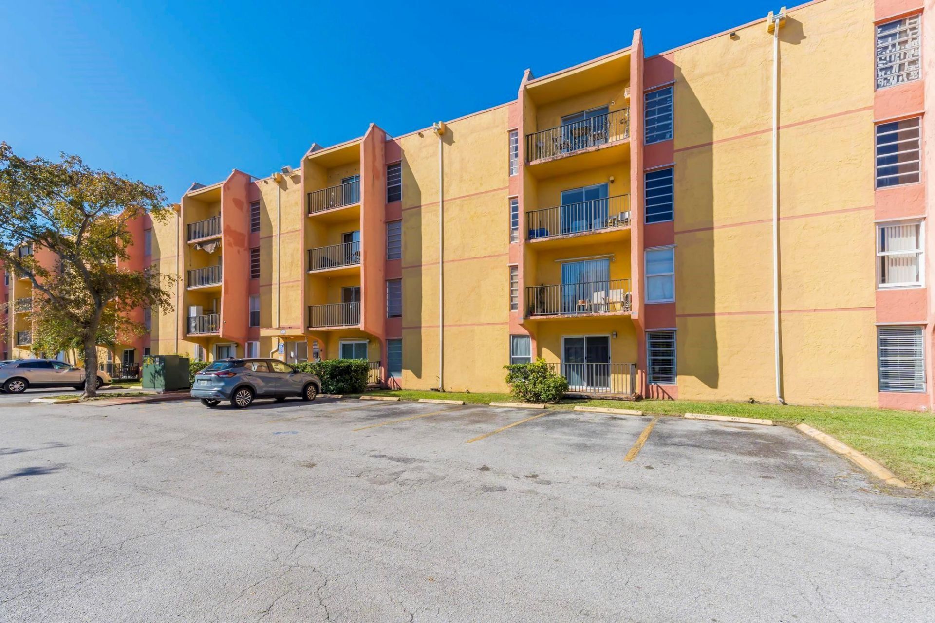 4705 NW 7th Street, Unit 307-7, Miami, FL 33126 Photo