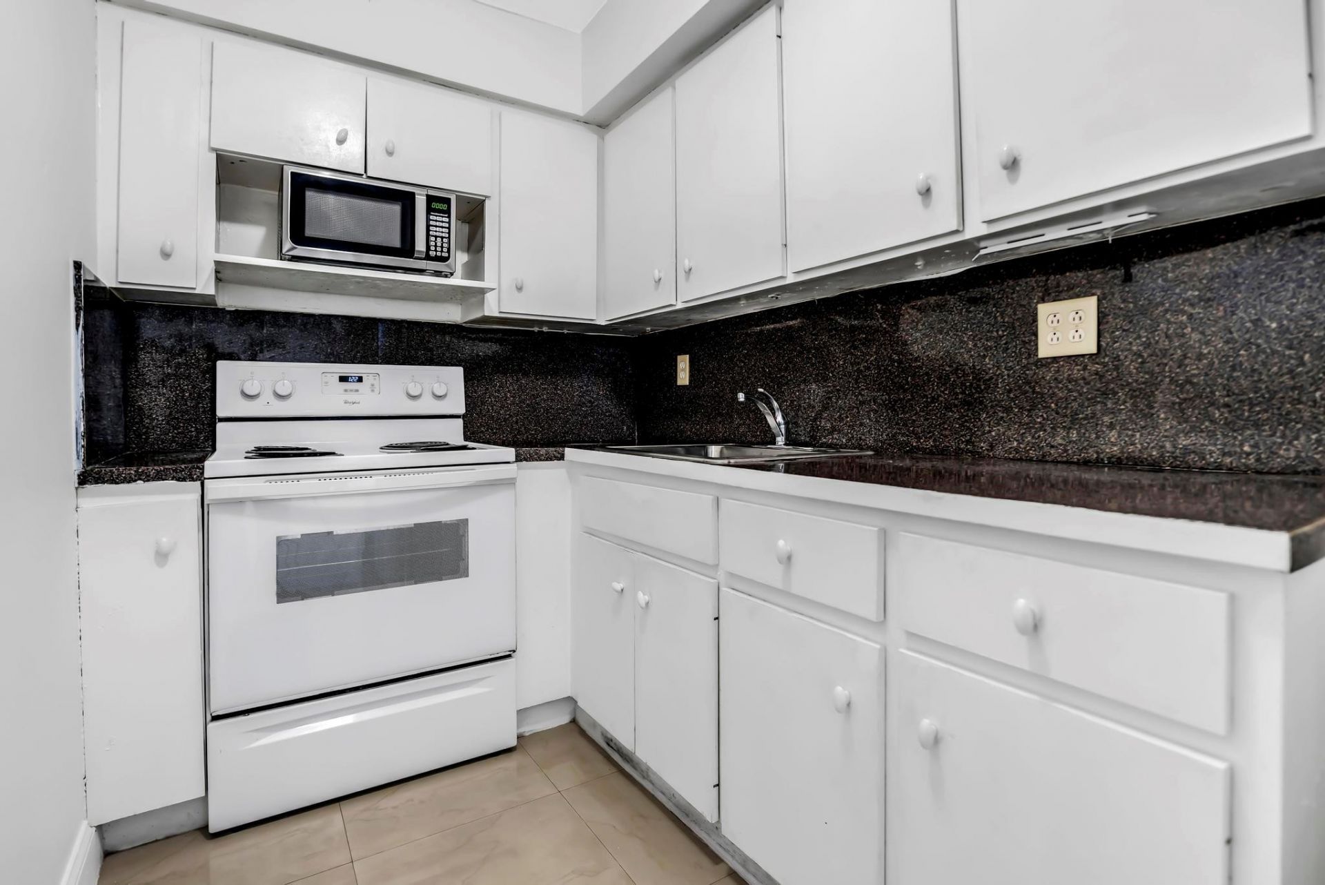 4705 NW 7th Street, Unit 307-7, Miami, FL 33126 Photo