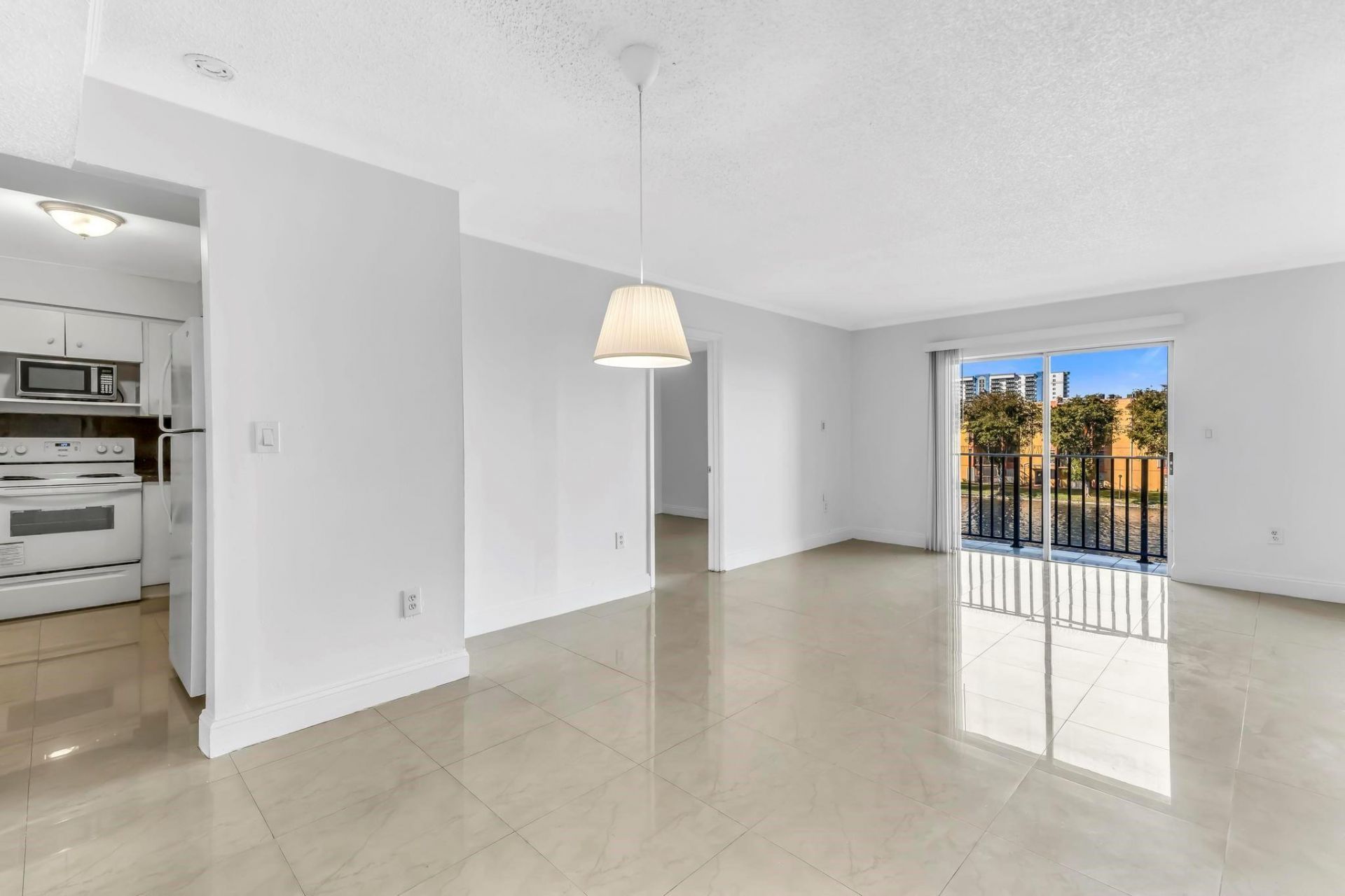 4705 NW 7th Street, Unit 307-7, Miami, FL 33126 Photo