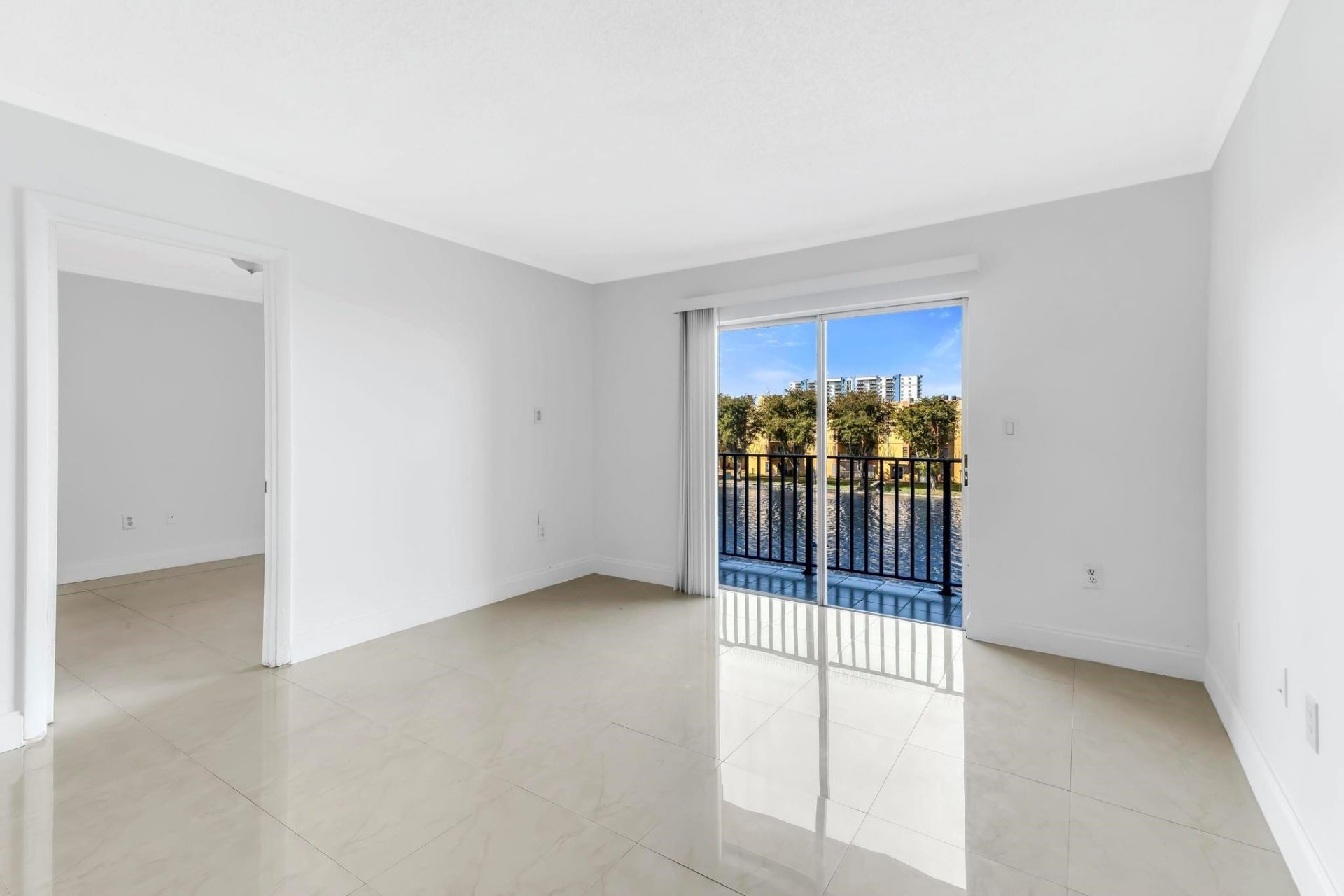 4705 NW 7th Street, Unit 307-7, Miami, FL 33126 Photo