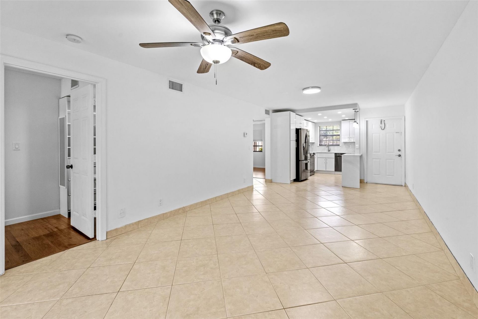 3191 Leewood Ter, Unit L137, Boca Raton, FL 33431 Photo