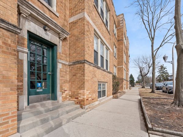 2306 W Jarvis Avenue, Unit 3, Chicago, IL 60645