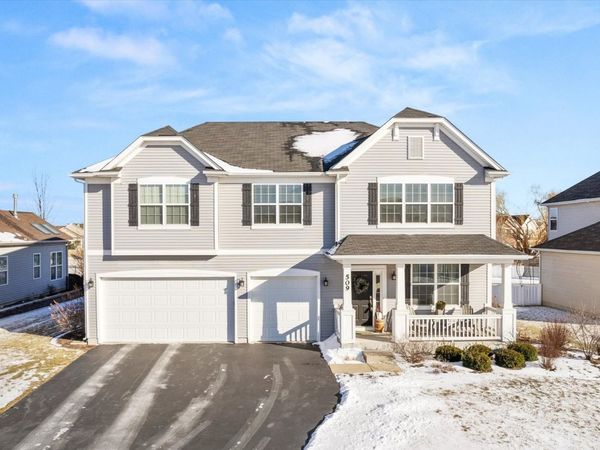 509 Moorfield Avenue, North Aurora, IL 60542